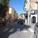 Bel Saint Clair-lavandou * لو لا فاندو