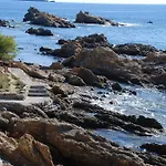 Bel Saint Clair-lavandou * لو لا فاندو